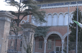 Fano - 34enne ritrovato in fondo al pozzo, ferite compatibili con una caduta